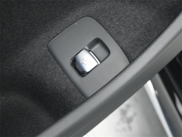 2026 Mercedes Benz E 350 photo 15