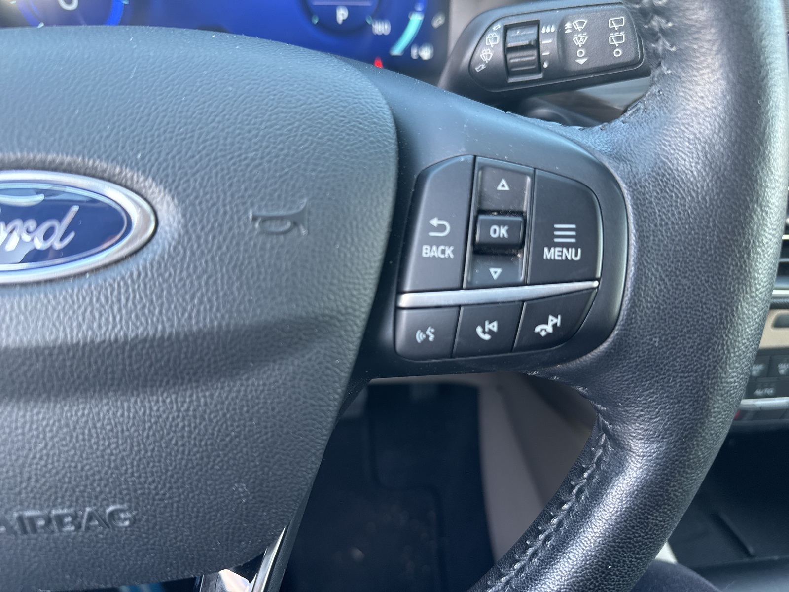 2020 Ford Escape Titanium Hybrid photo 17