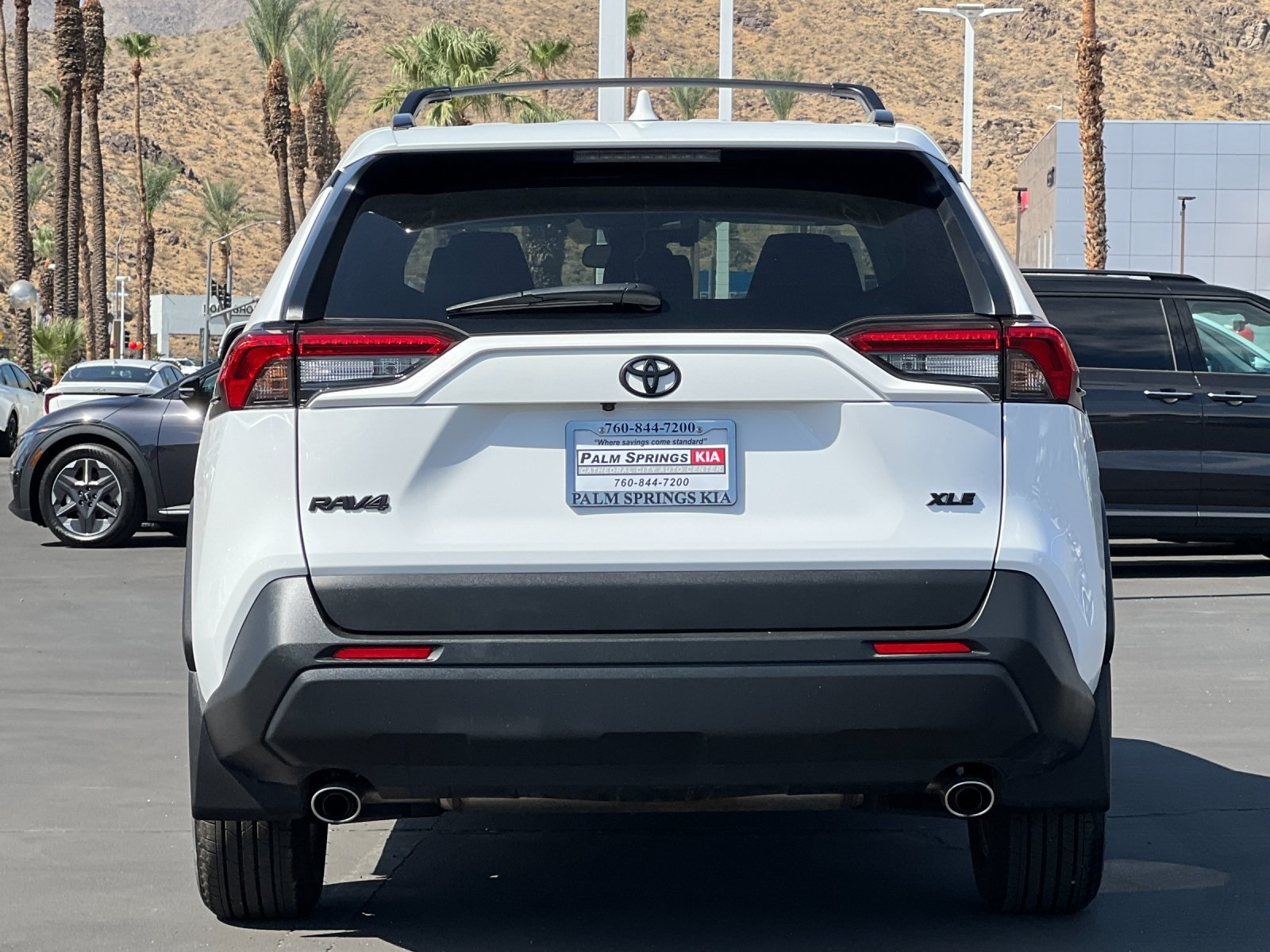 2023 Toyota RAV4 XLE photo 4