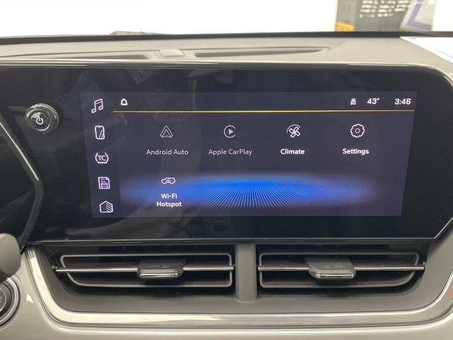 2024 Chevrolet Trax photo 2