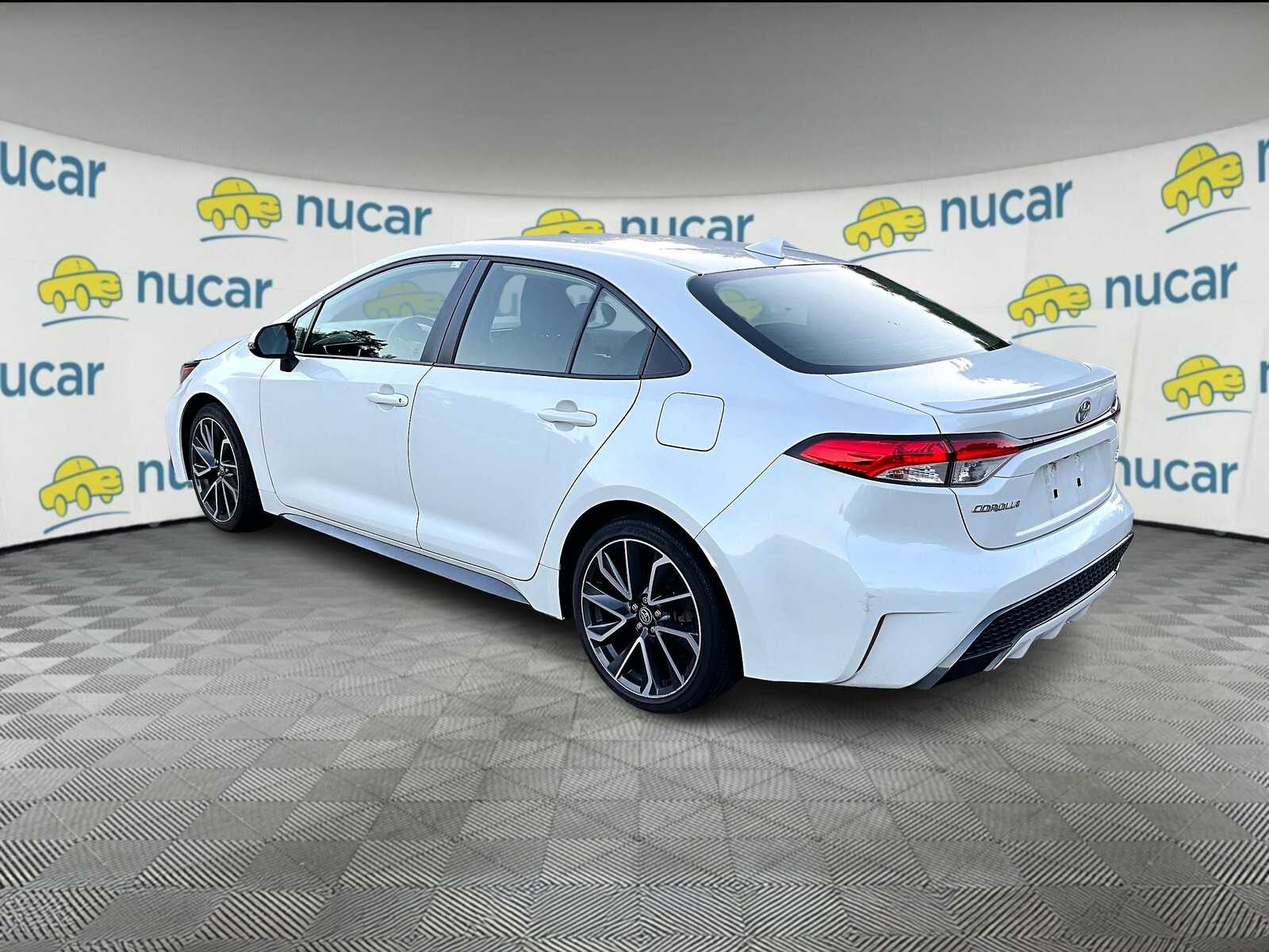 2020 Toyota Corolla SE photo 3
