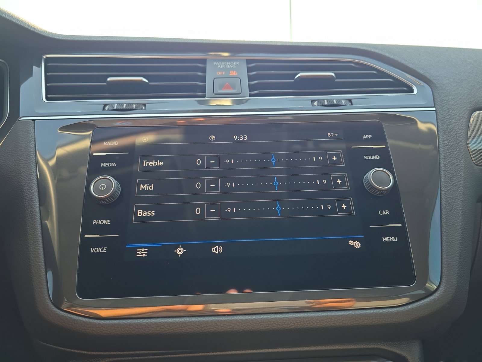 2023 Volkswagen Tiguan SE photo 15