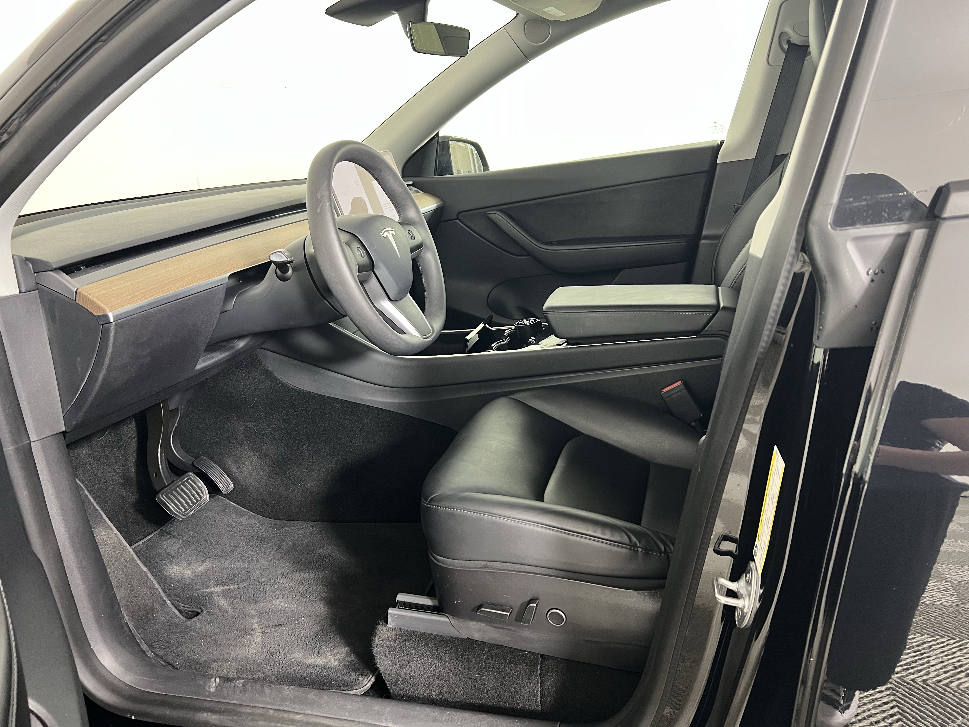 Used 2021 Tesla Model Y Long Range with VIN 5YJYGDEE3MF092450 for sale in Lincoln, NE