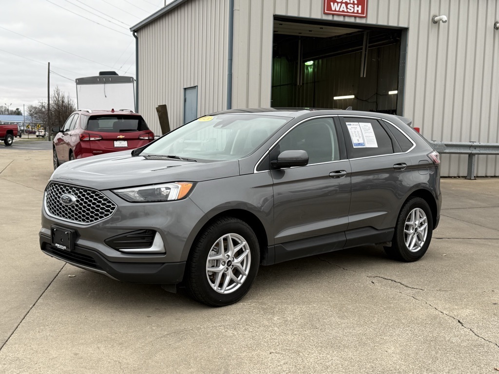 2023 Ford Edge SEL photo 3