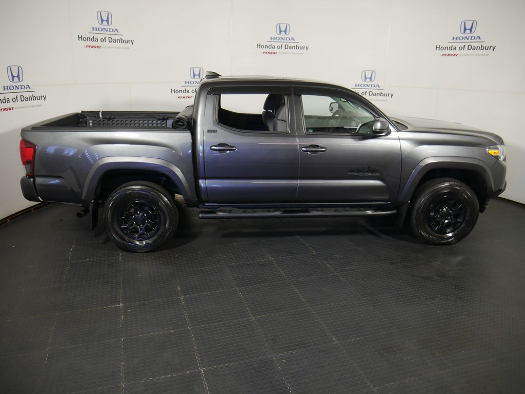 2022 Toyota Tacoma SR5 photo 2