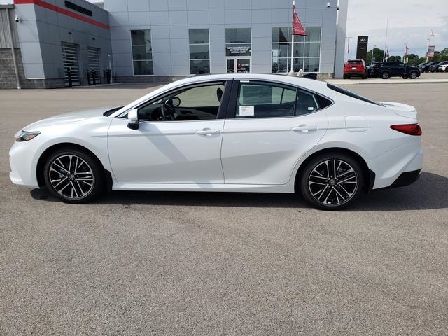 2025 Toyota Camry XLE photo 8