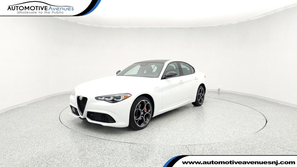 2025 Alfa Romeo Giulia Base's photo