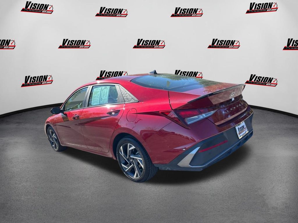 2025 Hyundai Elantra SEL Sport photo 7