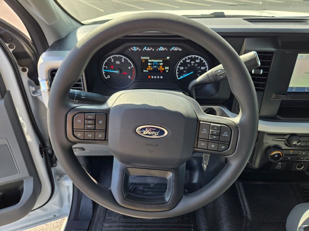 2026 Ford F-550 photo 26