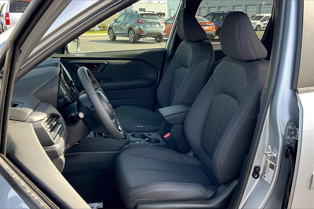 2025 Subaru Forester Premium photo 9