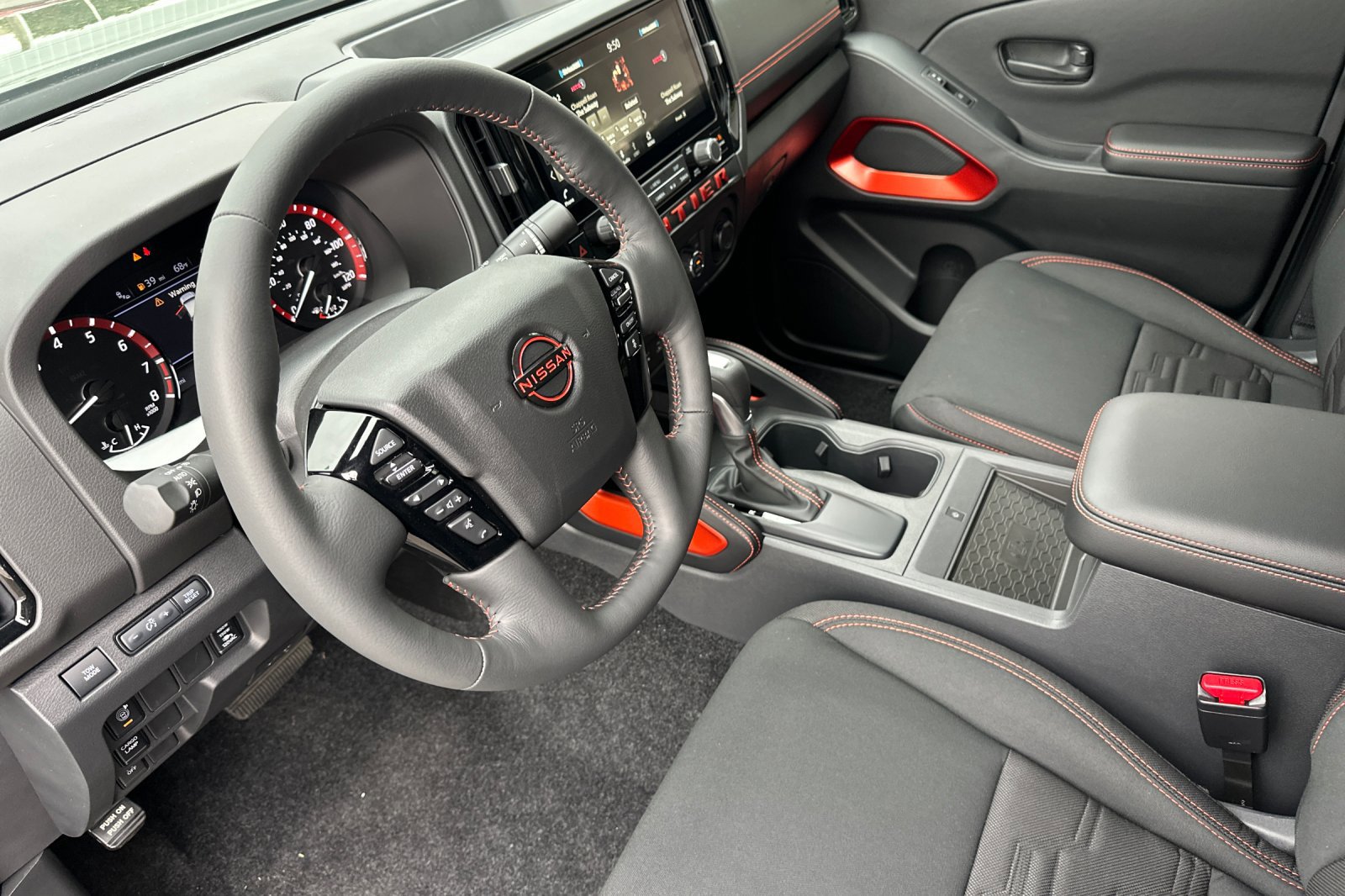 2026 Nissan Frontier PRO-X photo 10