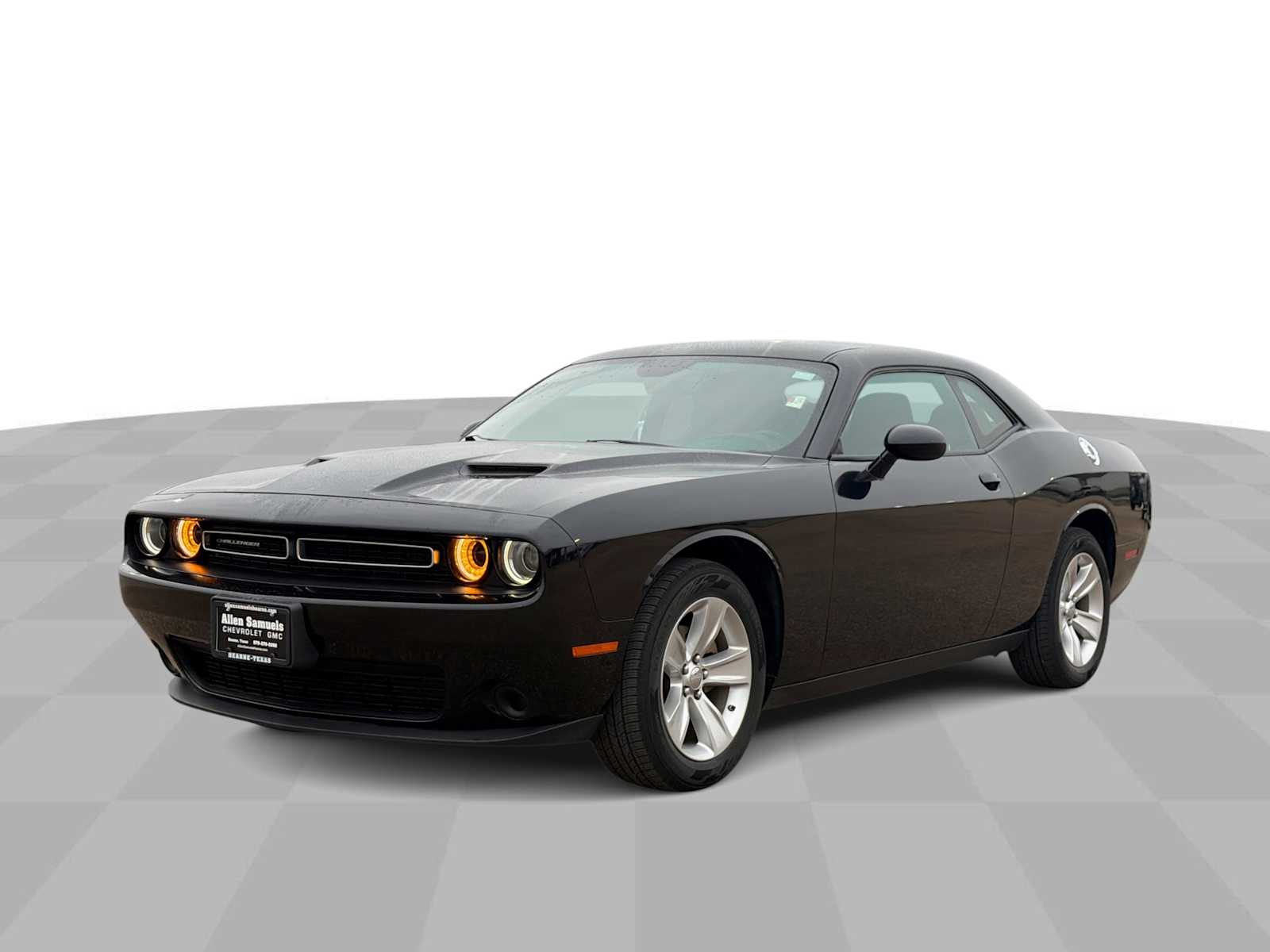 2023 Dodge Challenger SXT's photo