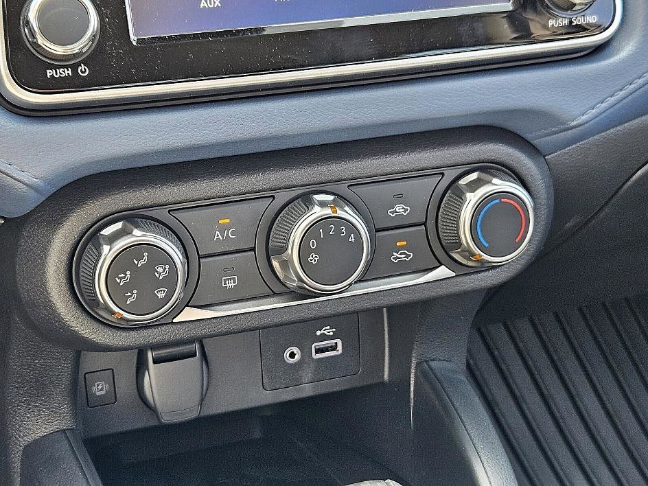 2025 Nissan Versa SV photo 21