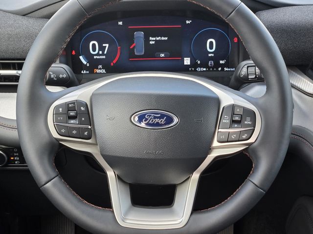 2025 Ford Explorer photo 8