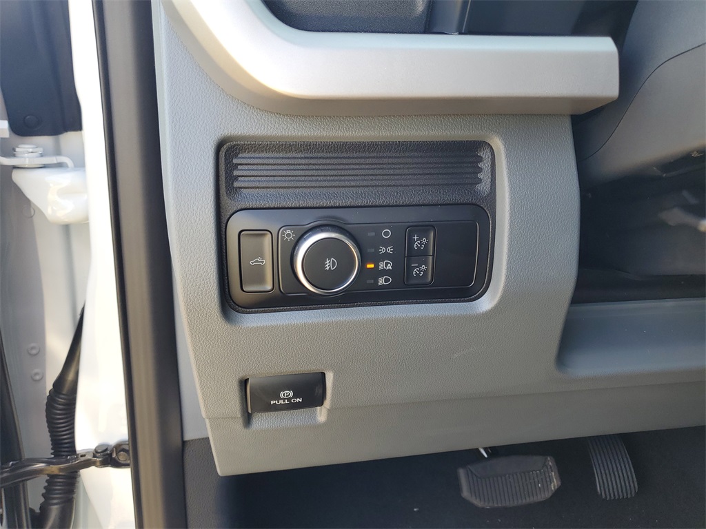 2026 Ford F-250 XL photo 9