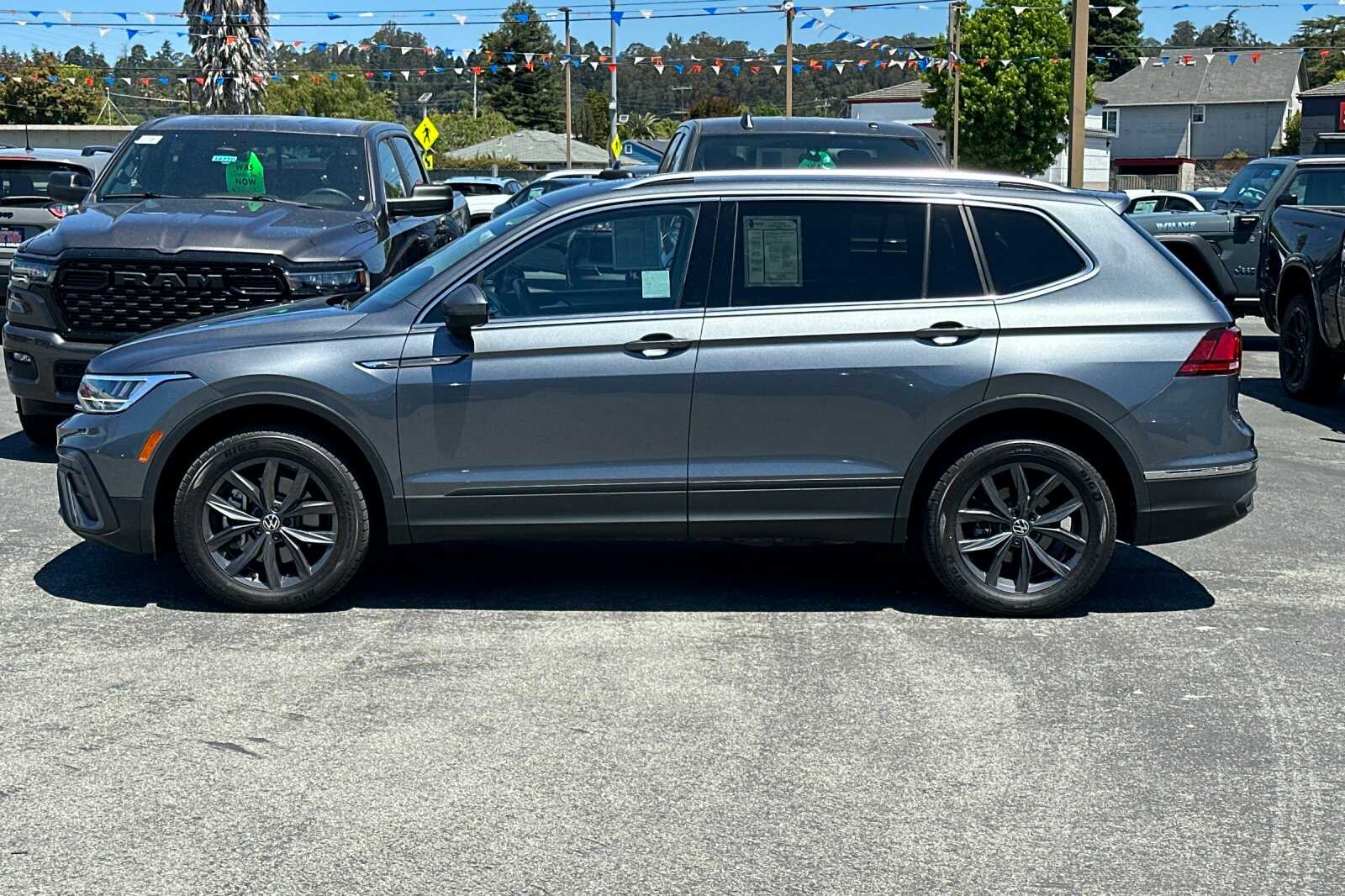 2022 Volkswagen Tiguan SE photo 7