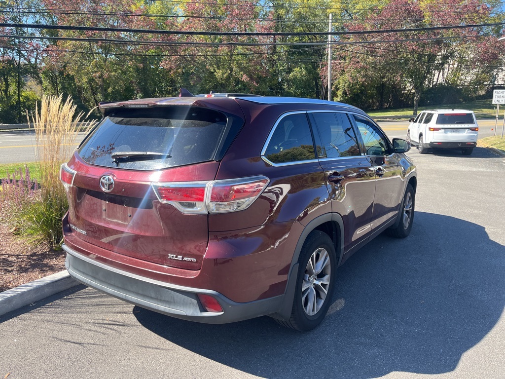 2015 Toyota Highlander XLE photo 2