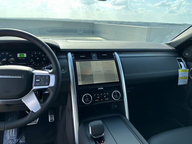 2025 Land Rover Discovery SE photo 5