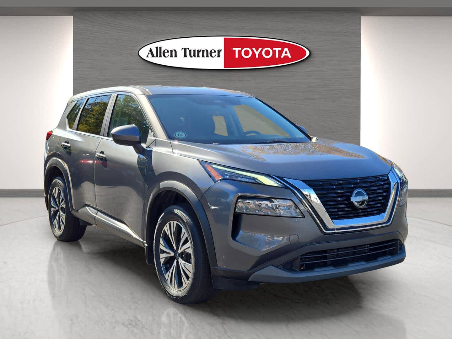 2023 Nissan Rogue SV's photo