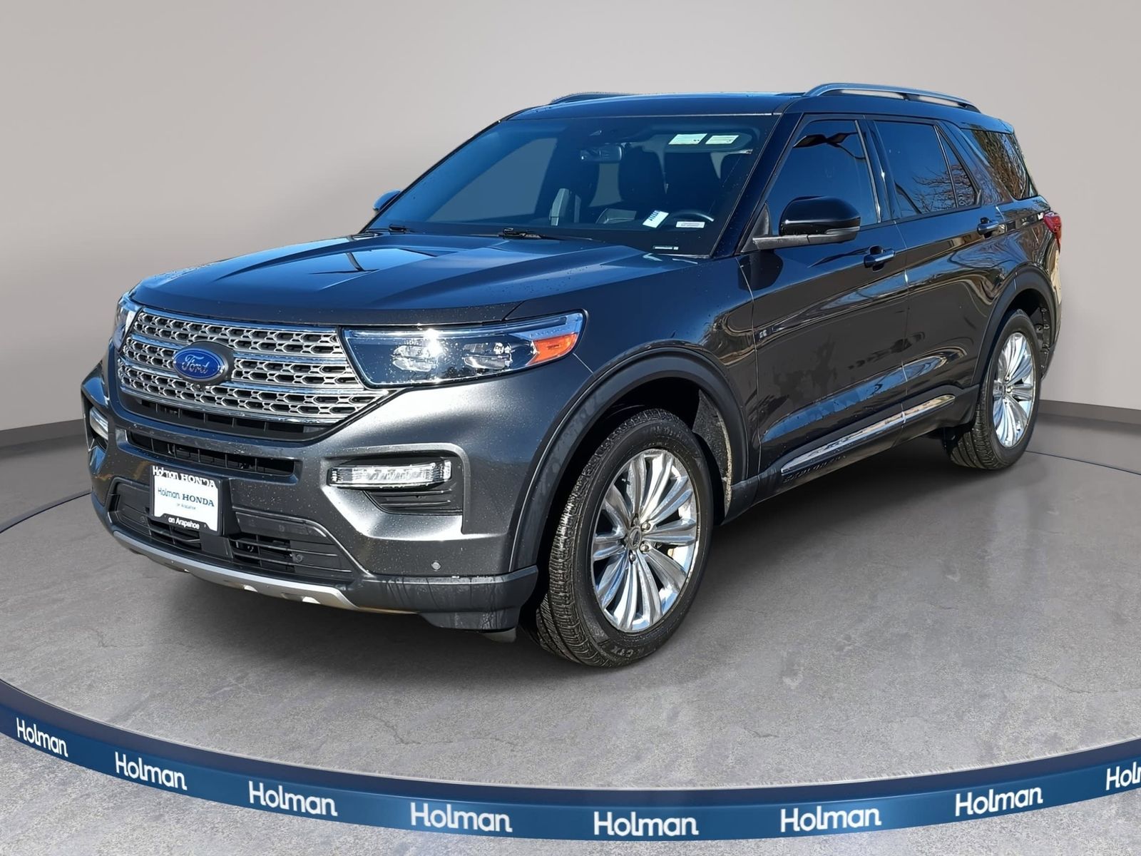 2020 Ford Explorer Limited's photo