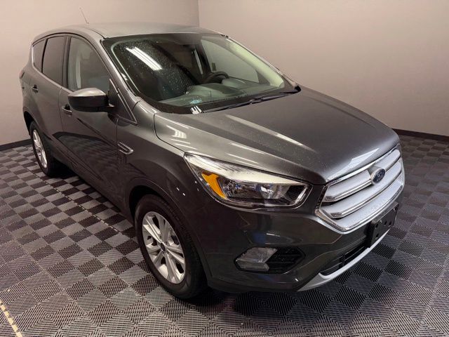 Used 2019 Ford Escape SE with VIN 1FMCU0GD4KUA95132 for sale in Sheffield, OH