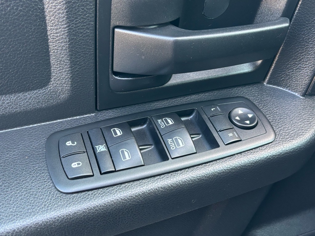 2015 Ram 1500 Express photo 7