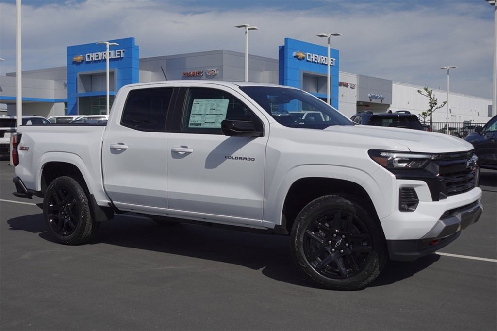2025 Chevrolet Colorado Z71 photo 4