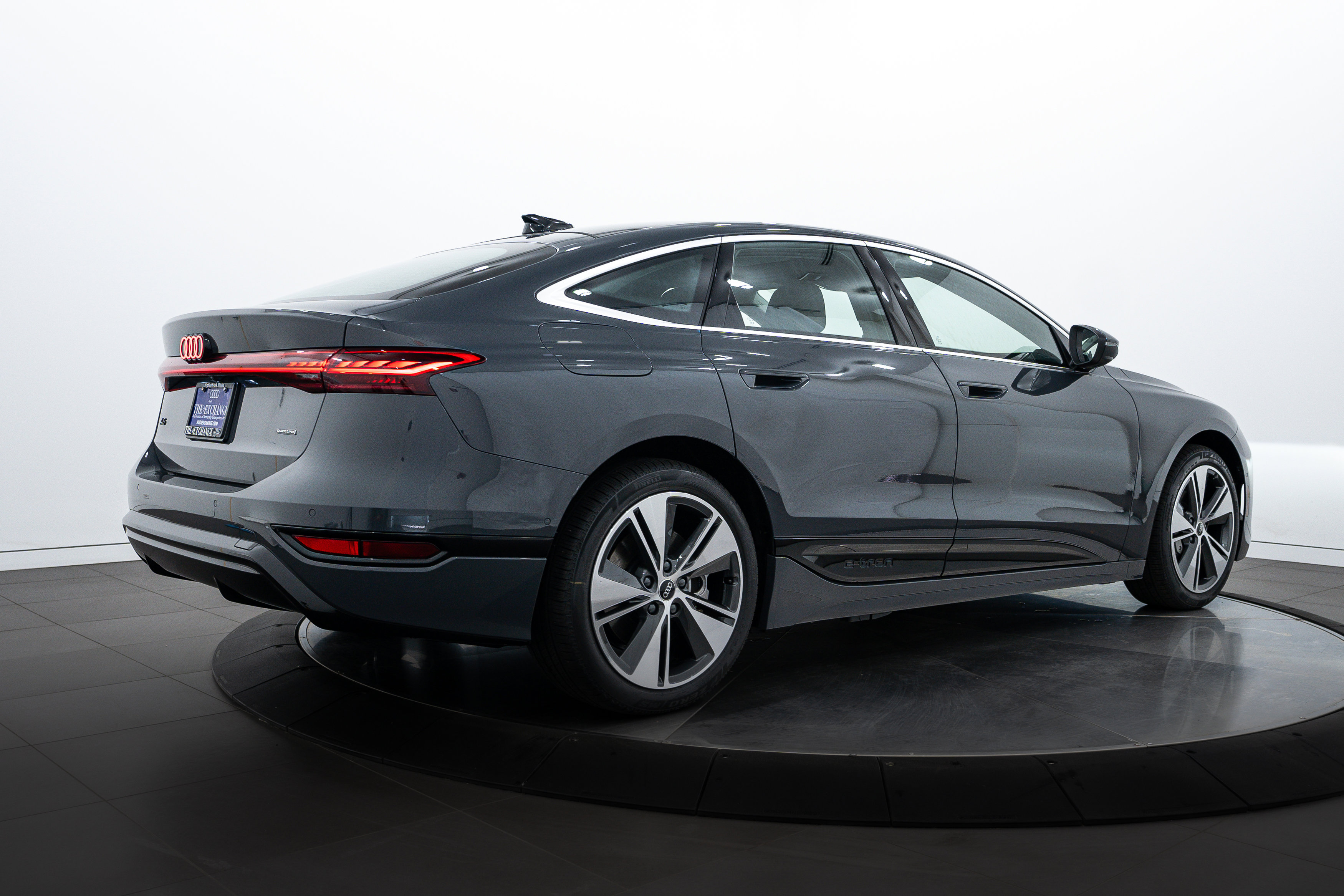 2025 Audi A6 Quattro Premium Plus photo 4