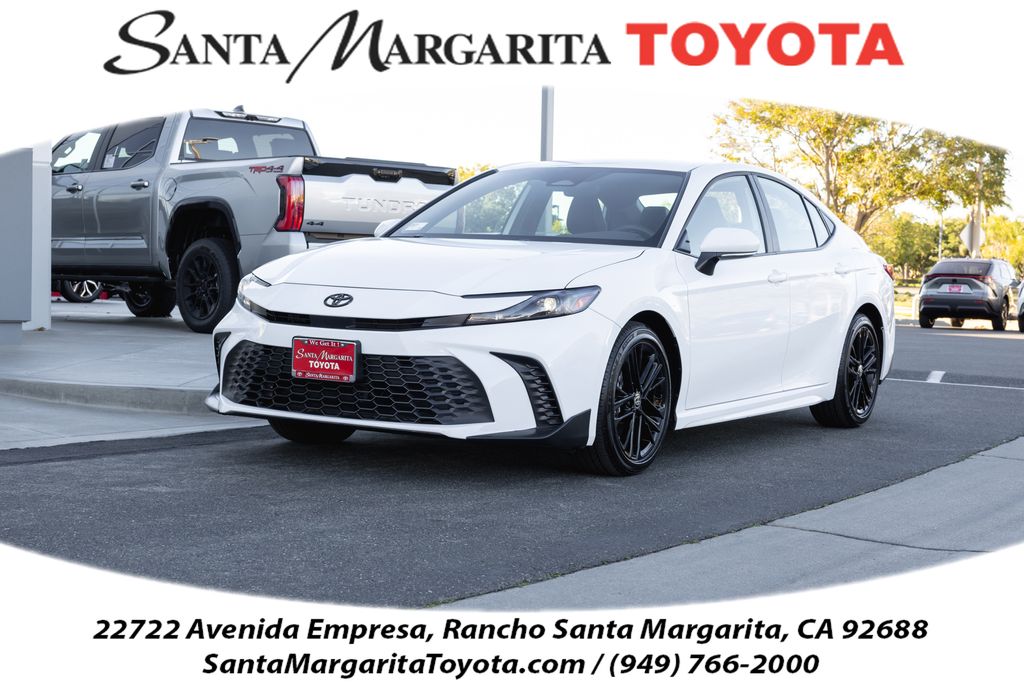 2025 Toyota Camry SE's photo