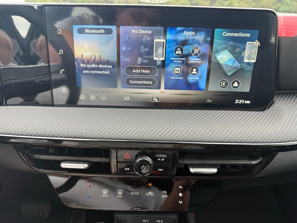 2026 Nissan Kicks SR photo 17