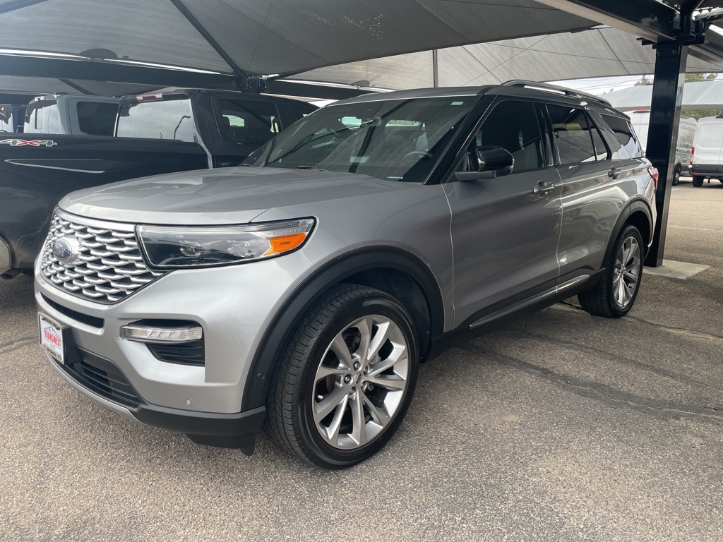 2021 Ford Explorer Platinum's photo
