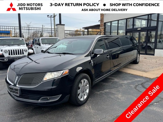 2015 Lincoln MKT's photo