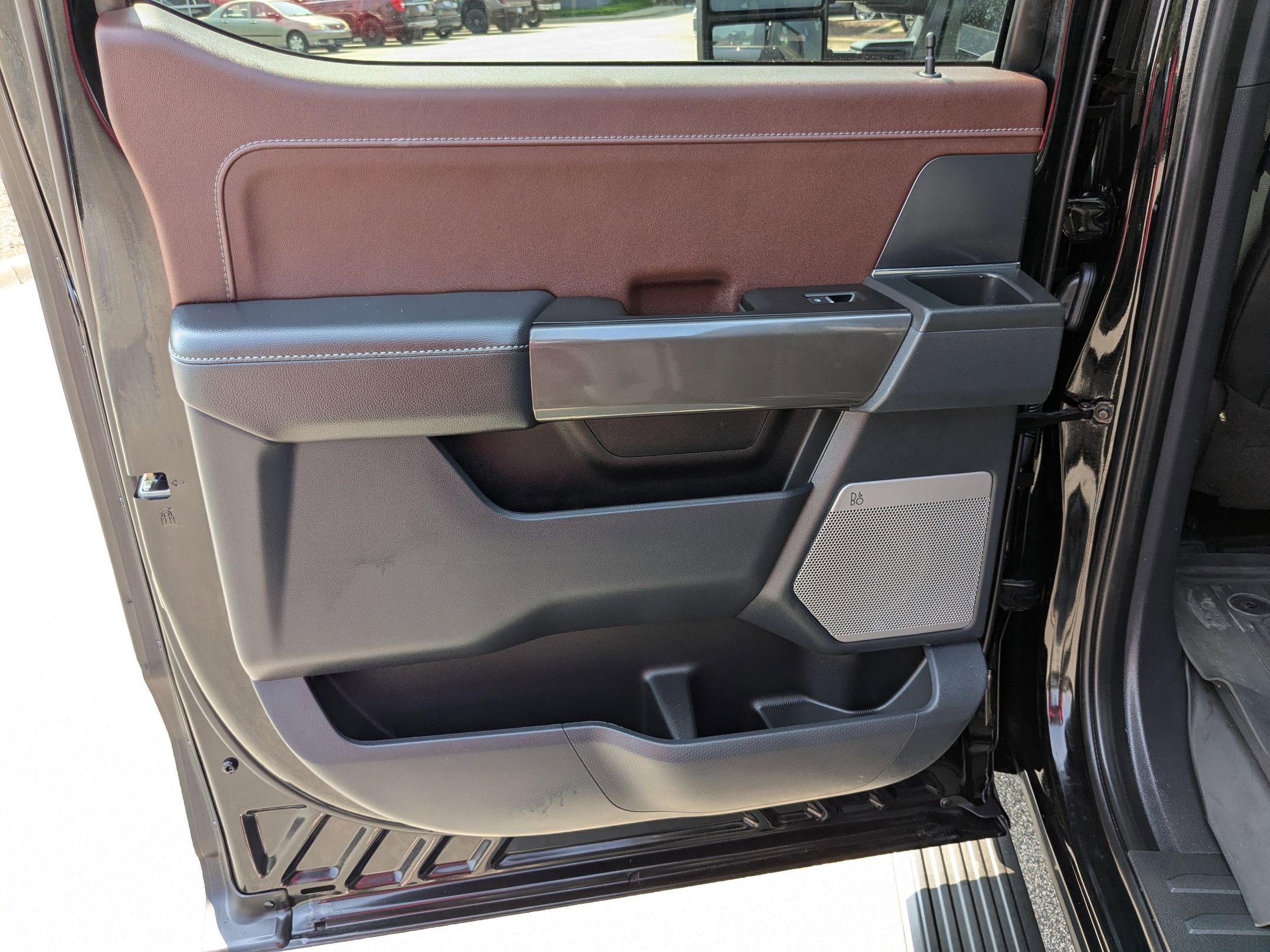 2023 Ford F-150 Lariat photo 28