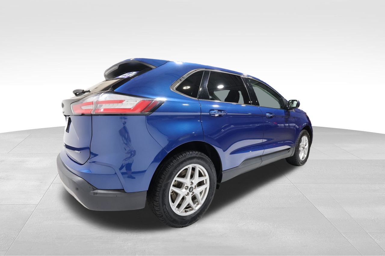 2023 Ford Edge SEL photo 3
