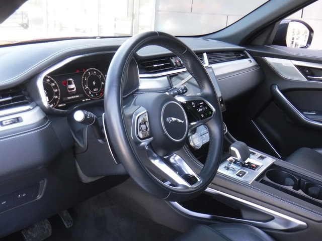 2025 Jaguar F-PACE P250 R-Dynamic S photo 16