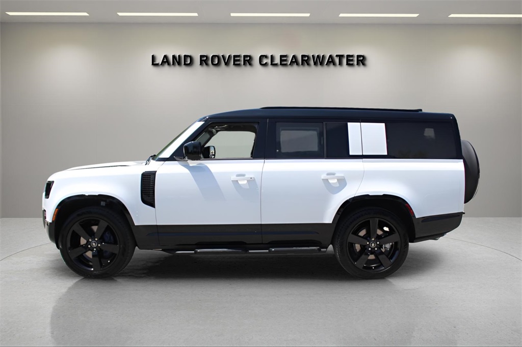 2025 Land Rover Defender 130 X-Dynamic SE photo 2