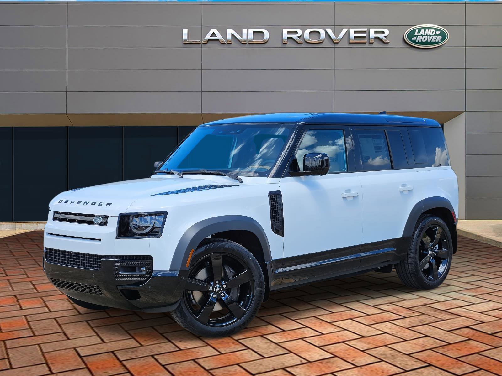 2025 Land Rover Defender X-Dynamic SE's photo