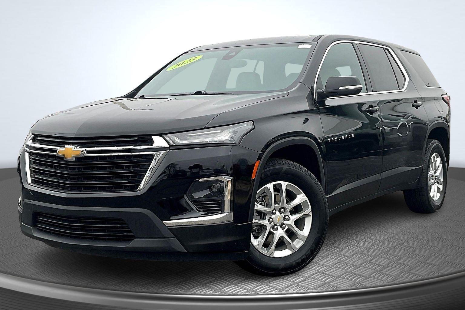 2023 Chevrolet Traverse LS's photo