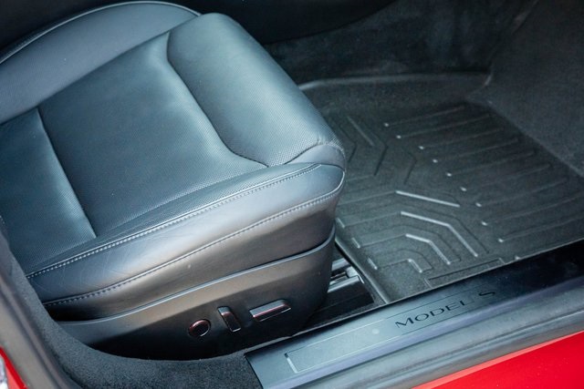 2021 Tesla Model S Plaid photo 26