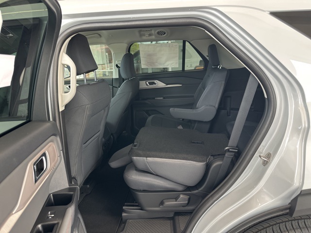 2025 Ford Explorer photo 39