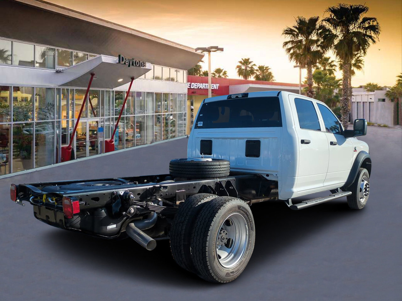 2024 Ram 5500 Tradesman photo 3