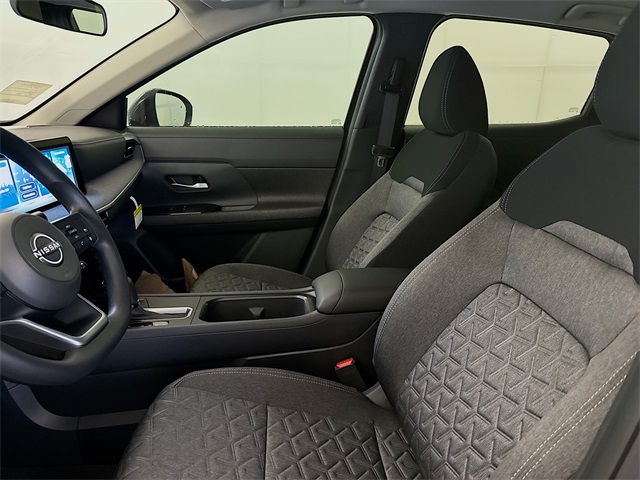 2026 Nissan Kicks SV photo 4