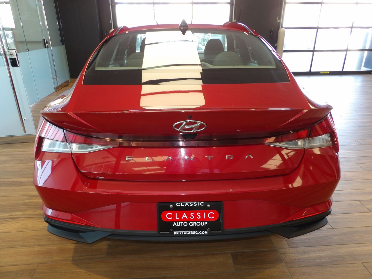 2022 Hyundai Elantra SEL photo 7