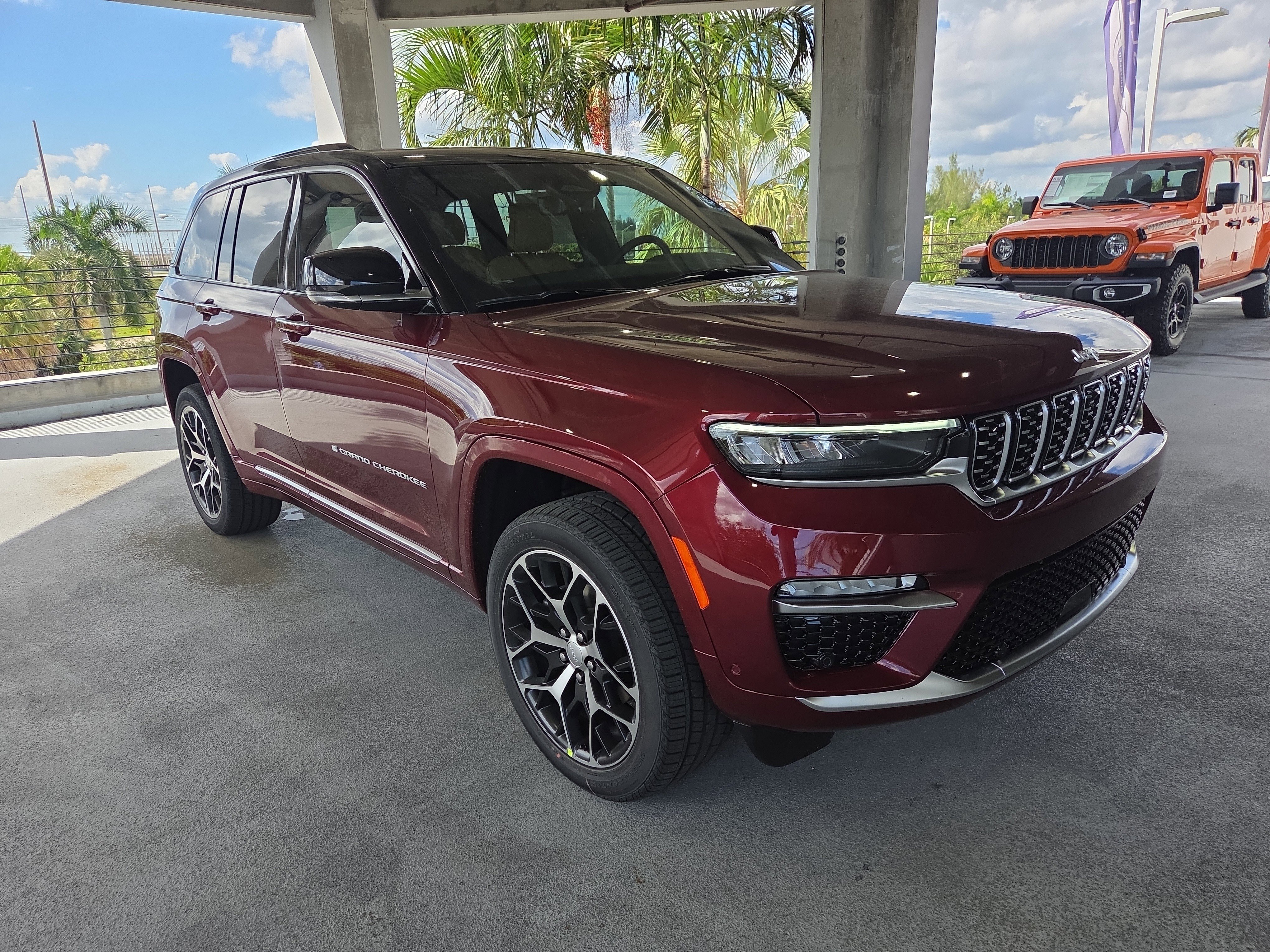 2025 Jeep Grand Cherokee Summit Reserve's photo