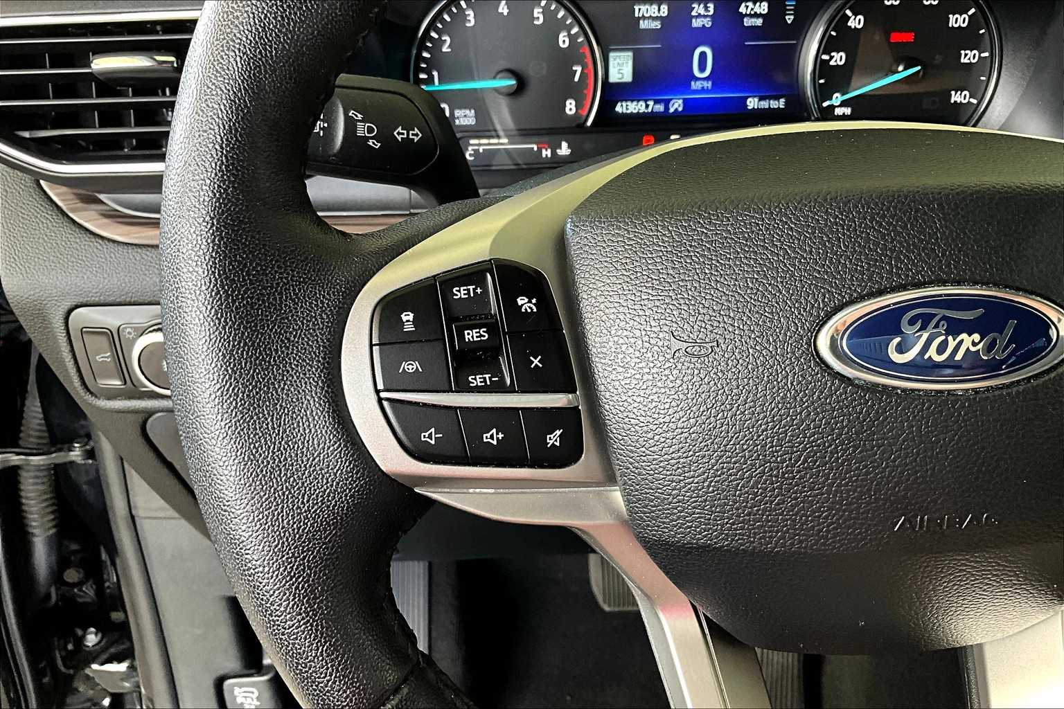 2024 Ford Explorer Limited photo 22