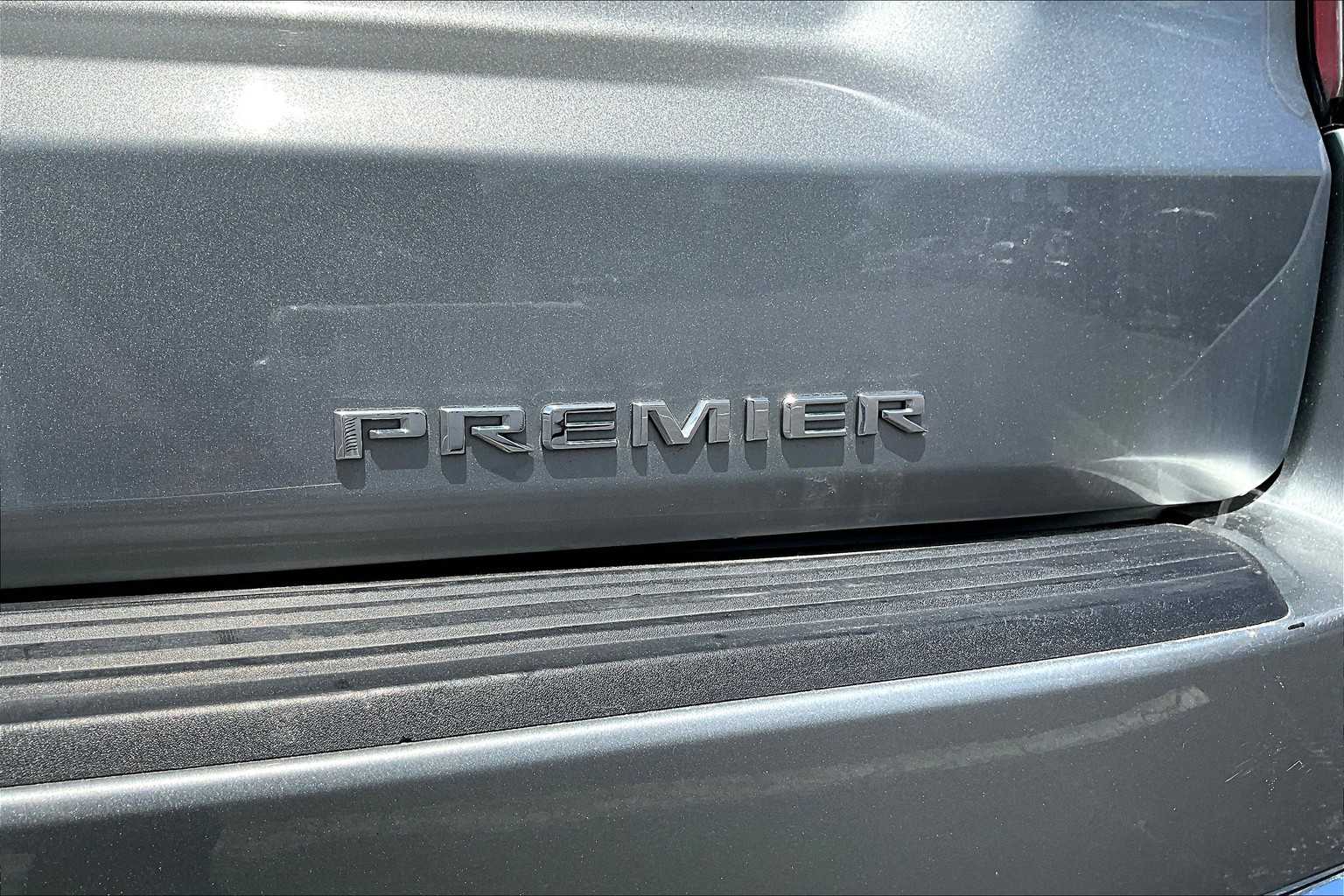 2024 Chevrolet Suburban Premier photo 30