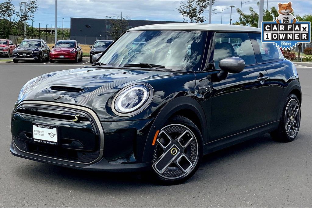 Used 2024 MINI Hardtop 2 Door SE with VIN WMW13DJ04R2V08441 for sale in Kapolei, HI