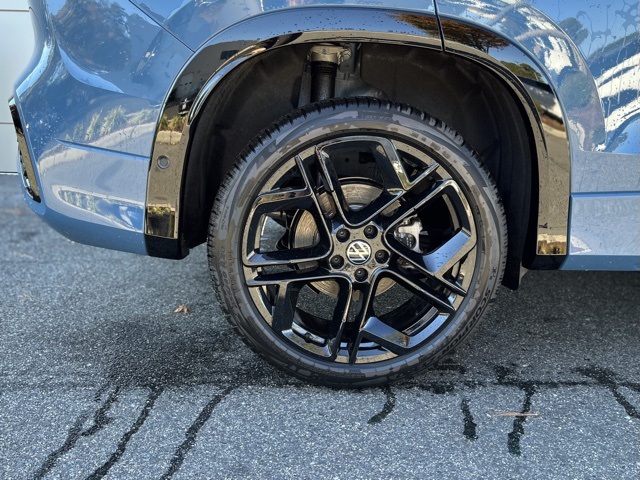 2026 Volkswagen Tiguan SE R-Line Black photo 4