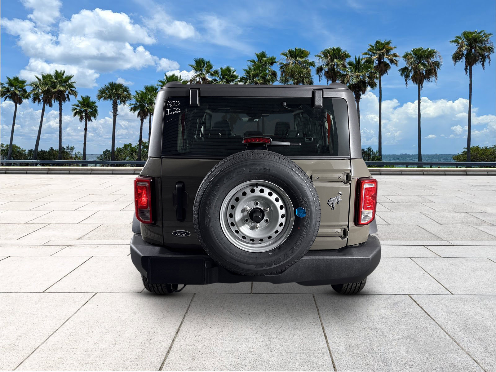 2025 Ford Bronco Base photo 8