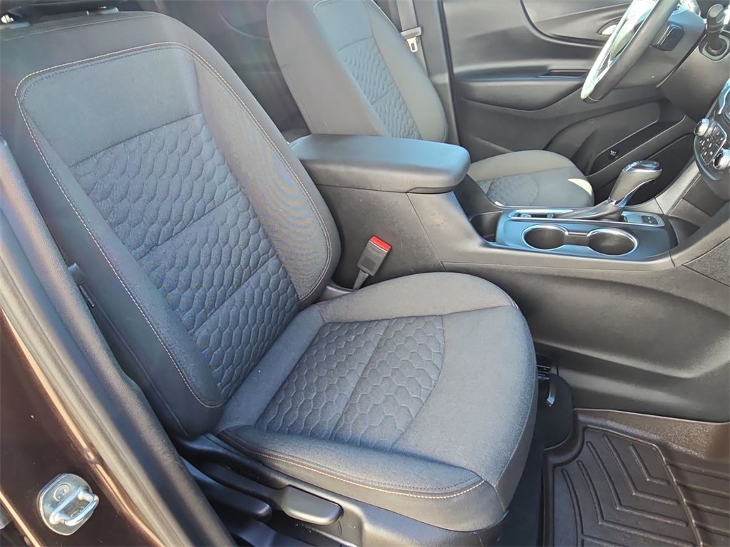 2020 Chevrolet Equinox LT photo 28